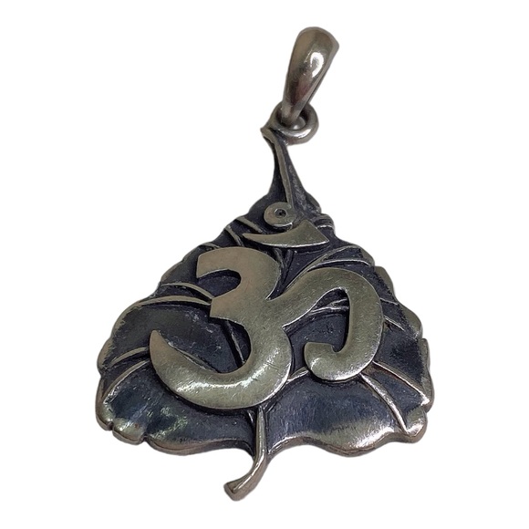 Antique Rare Silver OM Symbol, Oneness Symbol, Spiritual Symbol, Universe sign - Picture 3 of 5